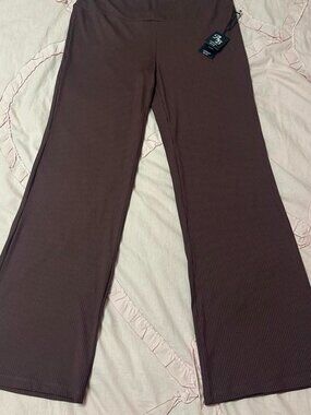 NWT Brown Ashley Blue ribbed wide leg pull on pants. Junior's XL.